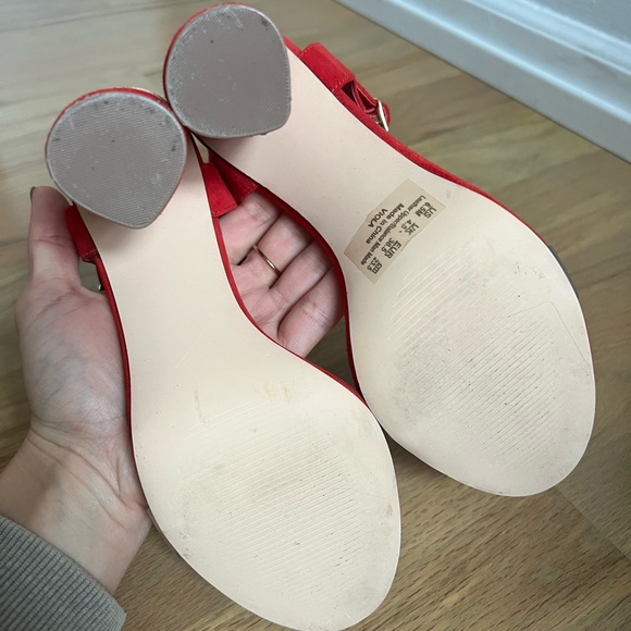 Bleecker & Bond Viola Sandal - color red, size 6.5 - Picture 3 of 4